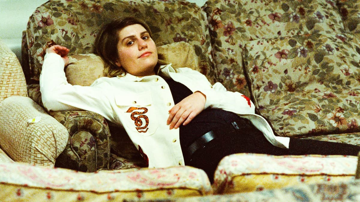 Alex Lahey (Solo) with talker
