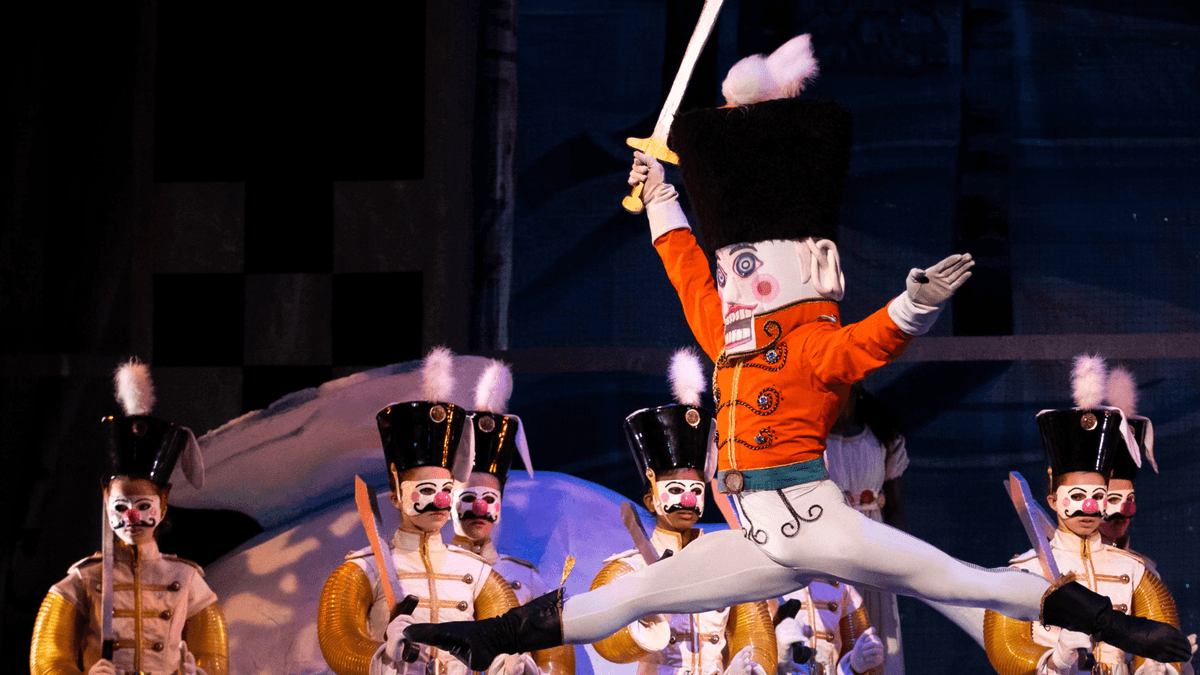 Oakland Ballet: G. Lustig's The Nutcracker