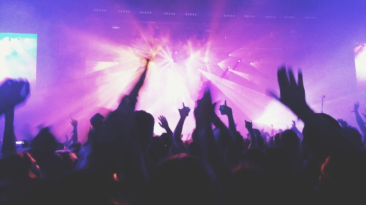 3QUENCY – GIRLS TALK TOUR. w/ Lucy & DJ Gab Wright